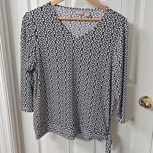 Chico's Black and White Geometric Print V-Neck Side-Tie Knit Top Size 1